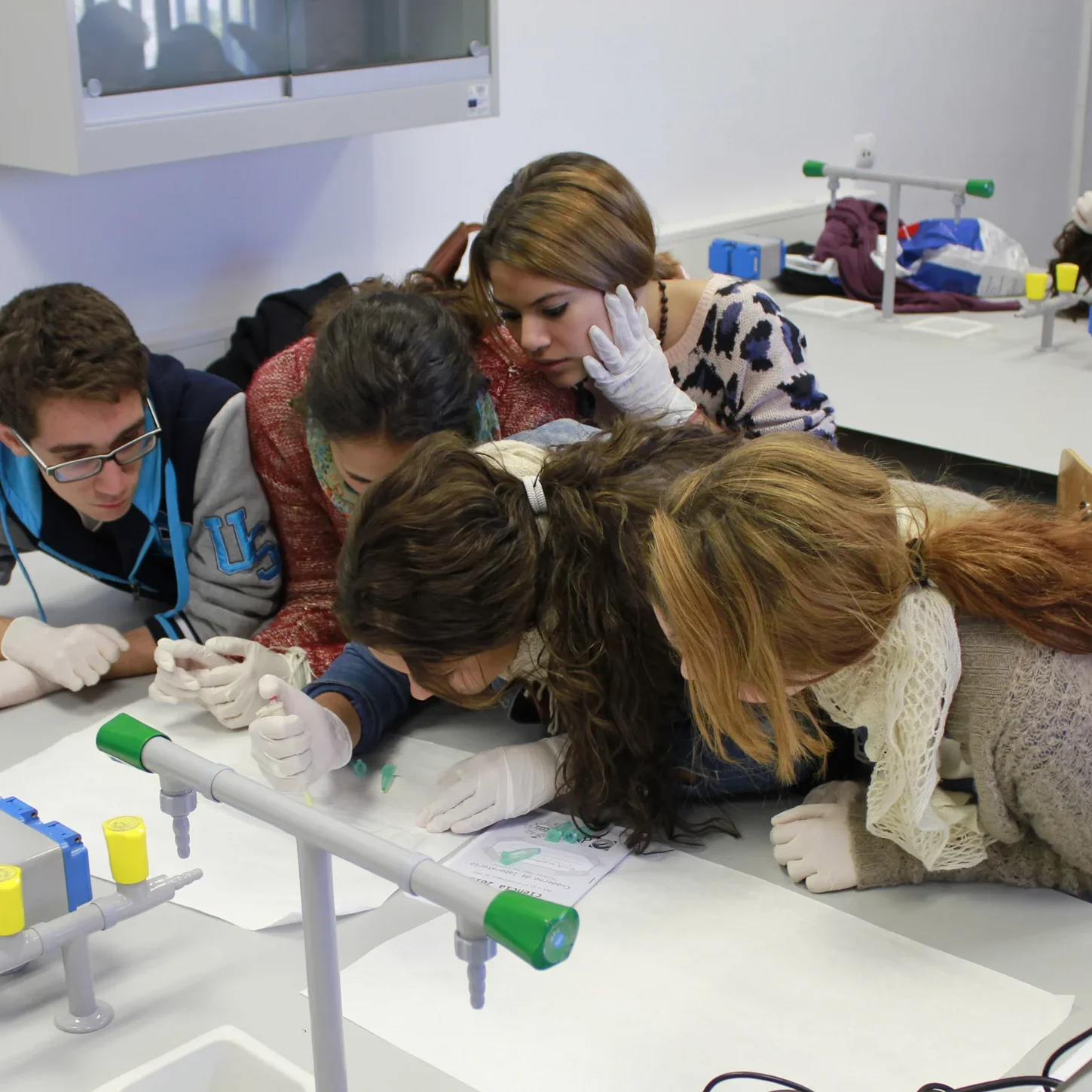 Enseñando a estudiantes la Biotecnología en Andalucía.